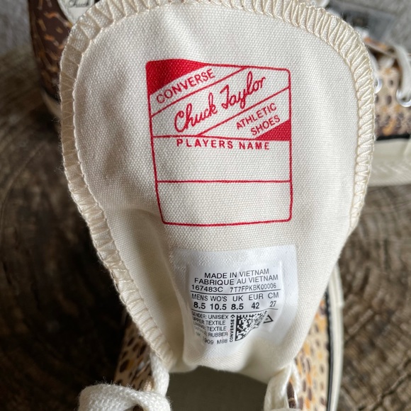 High-Top Chuck Taylor’s All Star - Picture 6 of 9